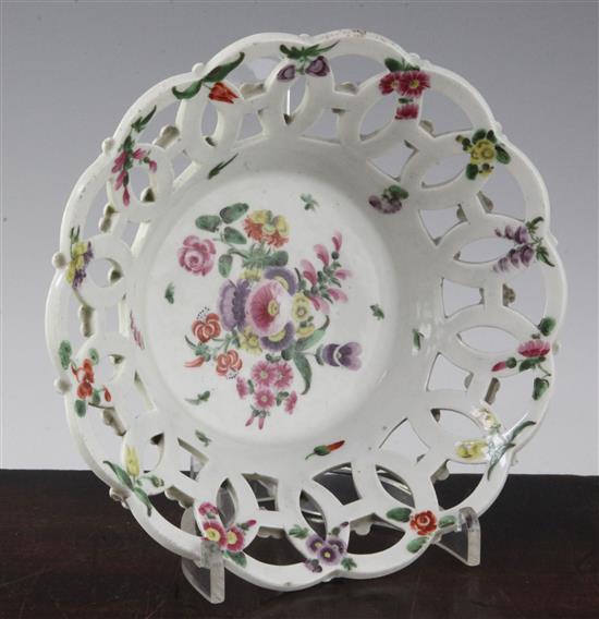 A Worcester polychrome circular basket, c.1775, 7.25in.